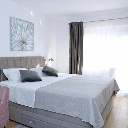 Grga-spacious 3-bedroom