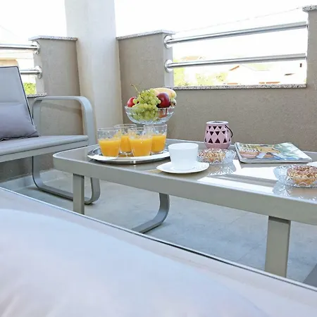 Grga-spacious 3-bedroom *