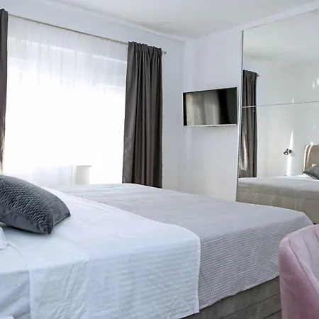 Appartement Grga-spacious 3-bedroom *
