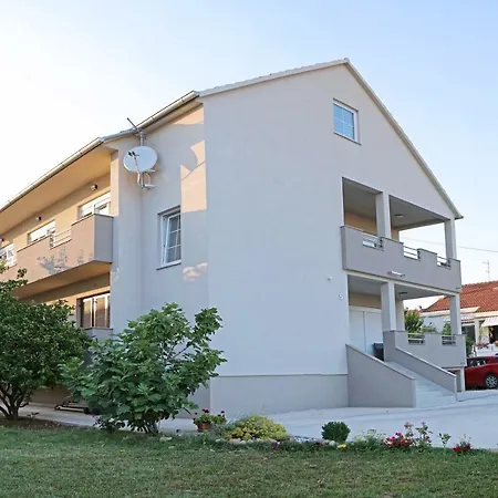 Grga-spacious 3-bedroom Appartement